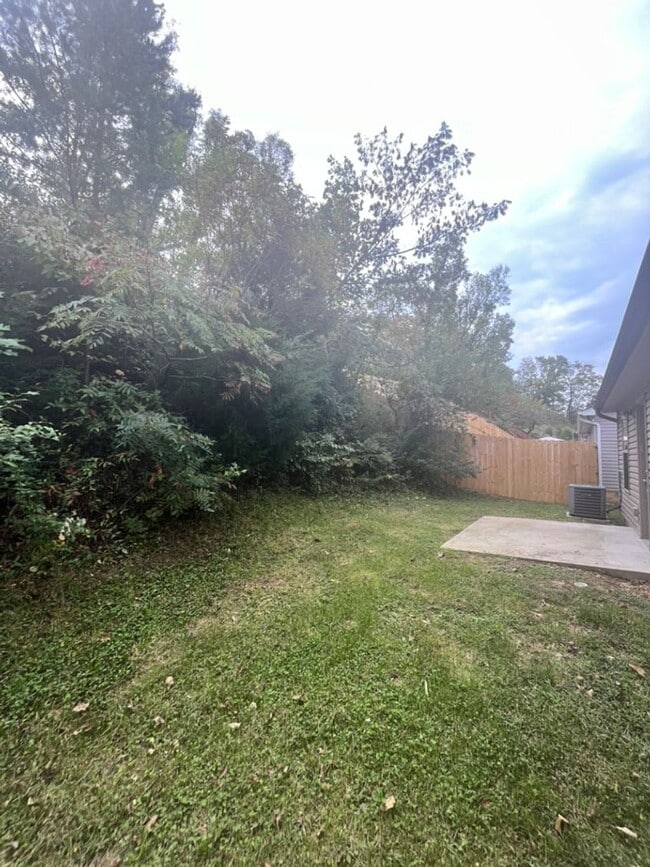 Building Photo - One Level 3BR/ 2BA, 2 Car Garage