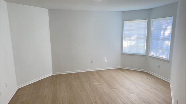 Building Photo - Ground-Floor 2 Bed, 2 Bath Condo in Bermuda Dunes Newly Remodeled