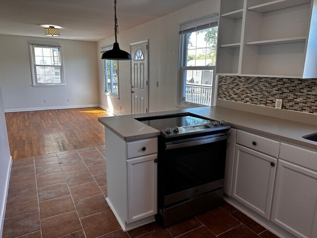 Building Photo - Adorable Sylvan Heights