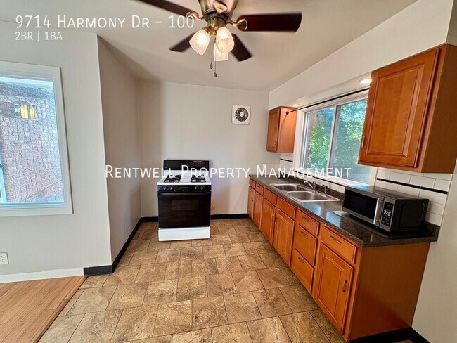 Building Photo - 9714 Harmony Dr