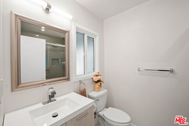 Building Photo - 22937 Dolorosa St