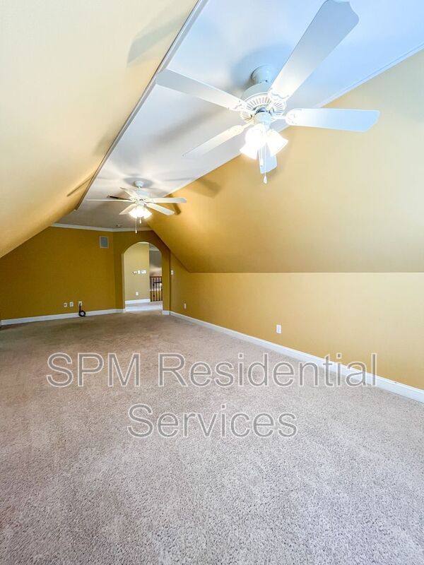 Building Photo - 726 Wine Cellar Cir