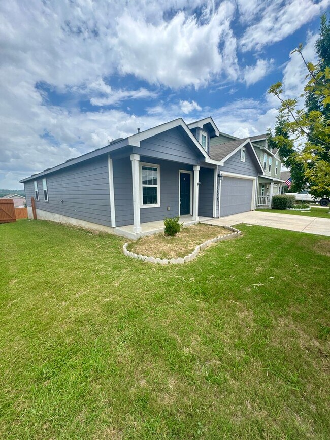 Building Photo - AVAILABLE IN BULVERDE!  In Hidden Trails S...