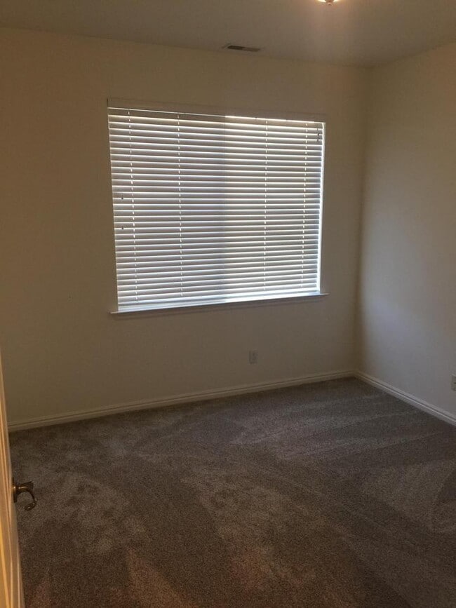 Building Photo - 1449 W 110 N