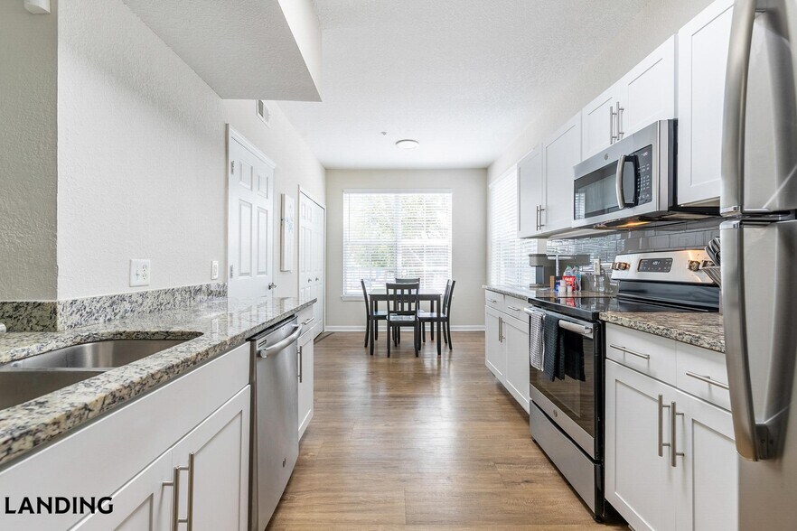 Building Photo - 2801 Biltmore Park Dr