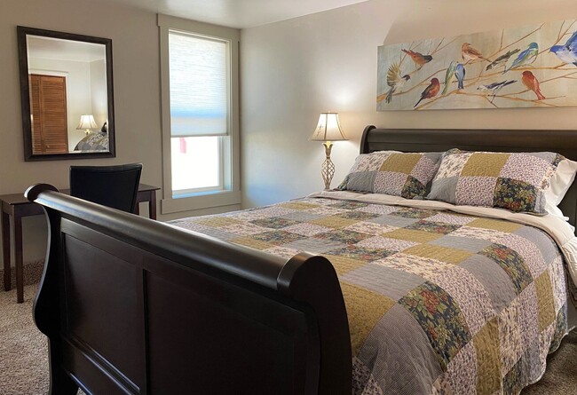 Building Photo - Spacious 1 bed 1 bath Hamilton home with 1 car garage.