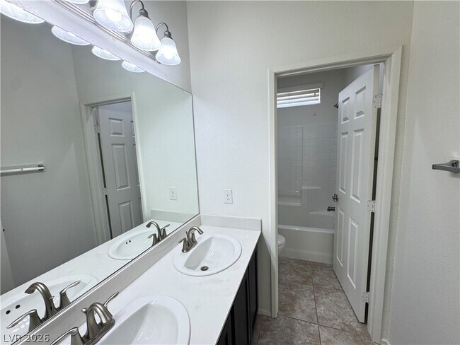 Building Photo - 6208 Yankee Spring St