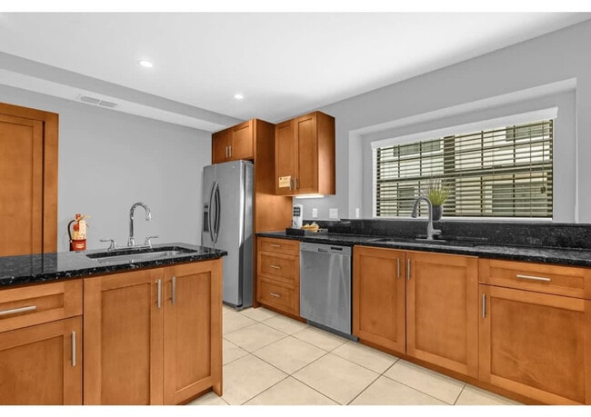 Building Photo - 14545 Damai Ln