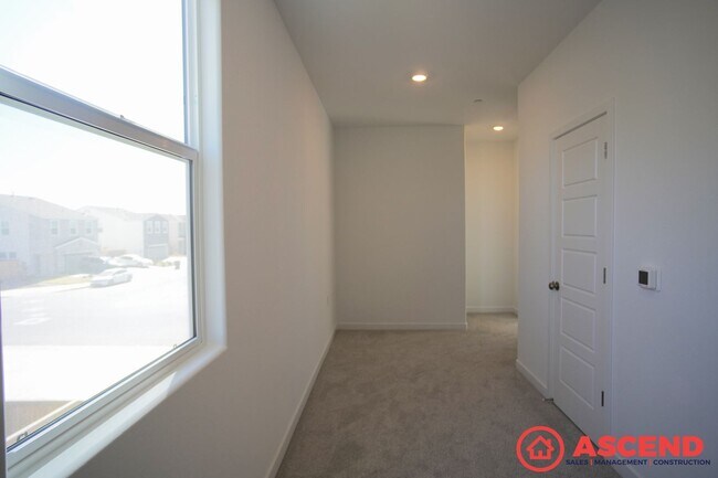 Building Photo - Stunning Home In Gossamer Grove!