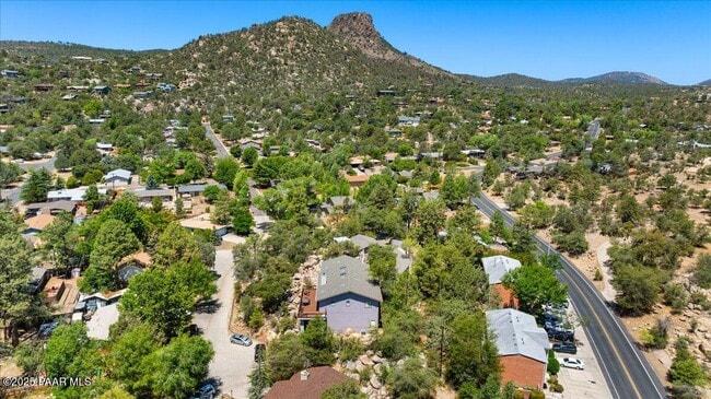 Building Photo - 1844 Foothill Dr