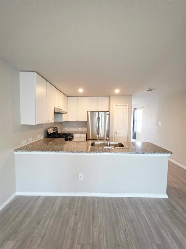 Building Photo - 10799 Prusiner Dr