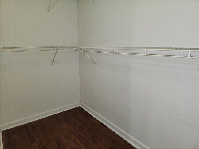 Building Photo - 475 St