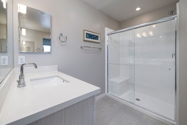 Building Photo - FULLY FURNISHED BRAND NEW TOWNHOME WITH 3 ...