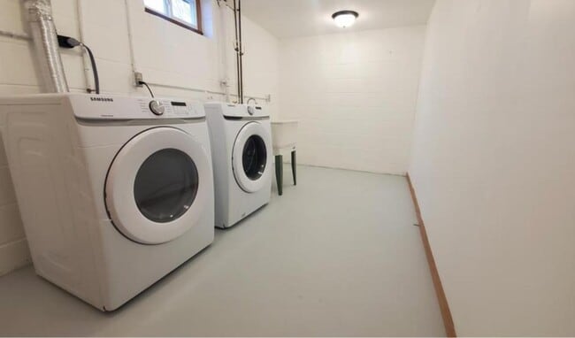 Building Photo - 3119 67th Ave N