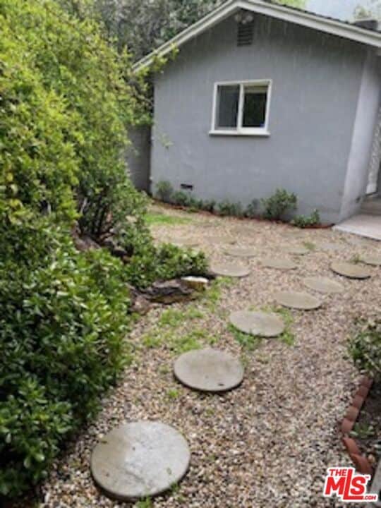 Building Photo - 1712 Benedict Canyon Drive