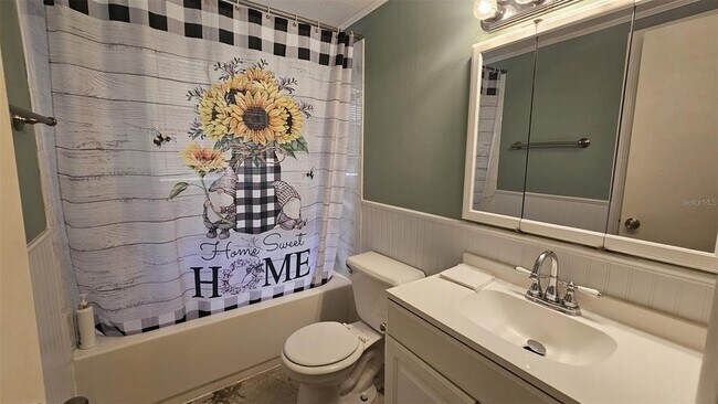 Building Photo - 36850 Haynes Rd