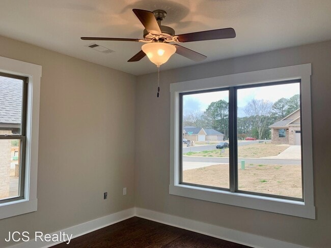 Building Photo - 3 br, 2 bath House - 328 Wolf Den