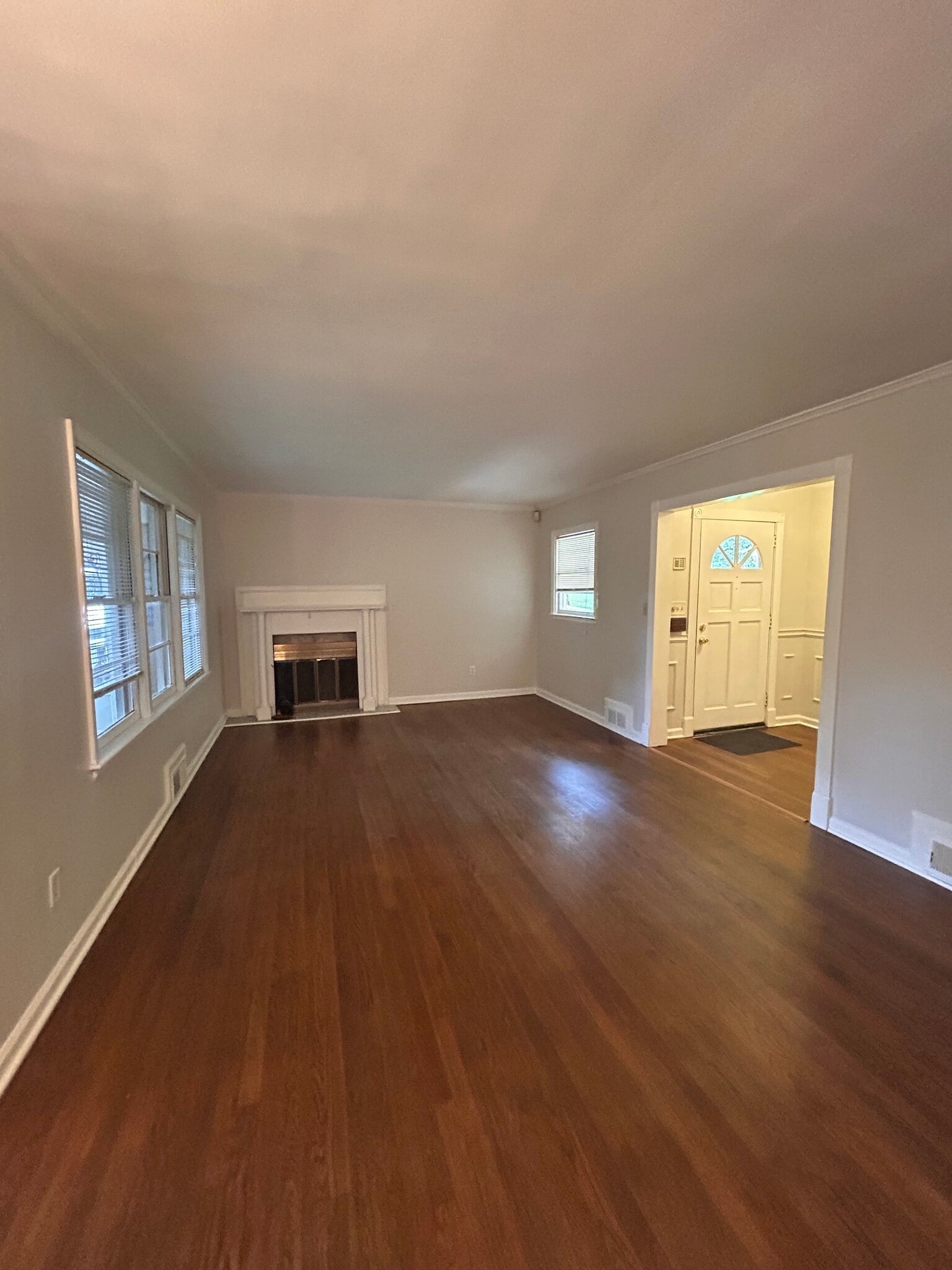 Living Room - 633 Clairmont Cir