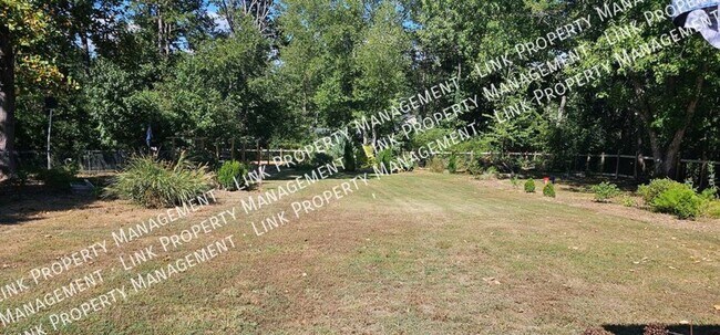 Building Photo - 9328 Berkshire Cir
