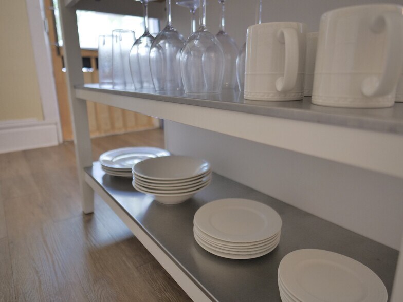 Building Photo - 814 E Cimarron St