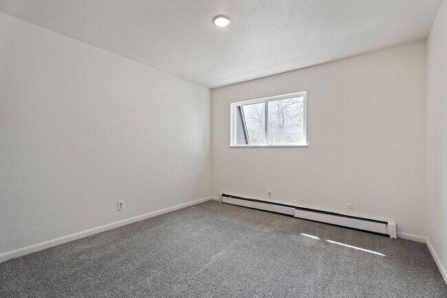 Building Photo - Azalea1629(KP-JF)