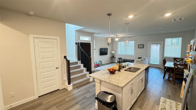 Building Photo - 1505 Red Acer Dr