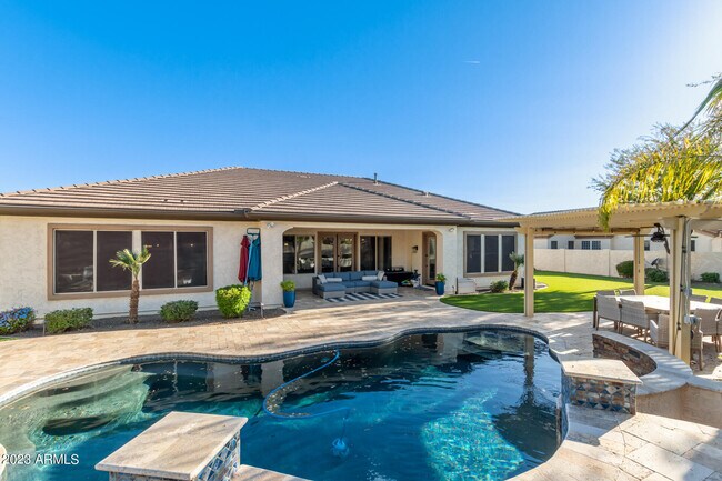 Building Photo - 19888 E Russet Rd