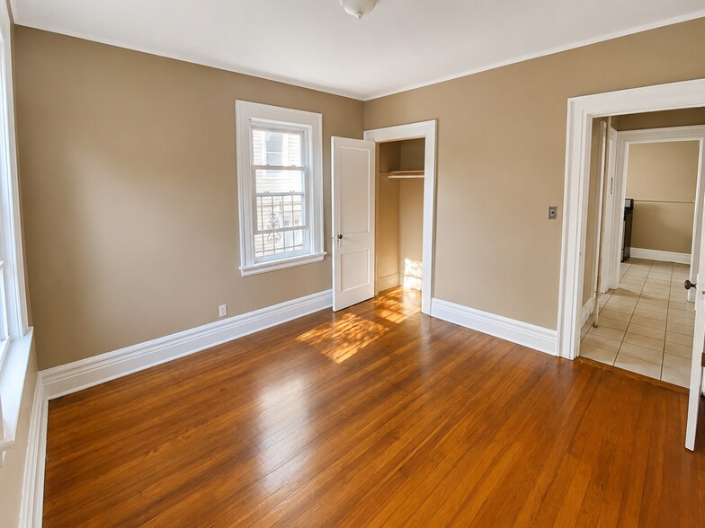 Building Photo - 55 Arsdale Terrace