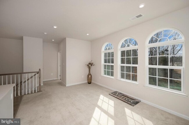 Building Photo - 7977 Independence Dr