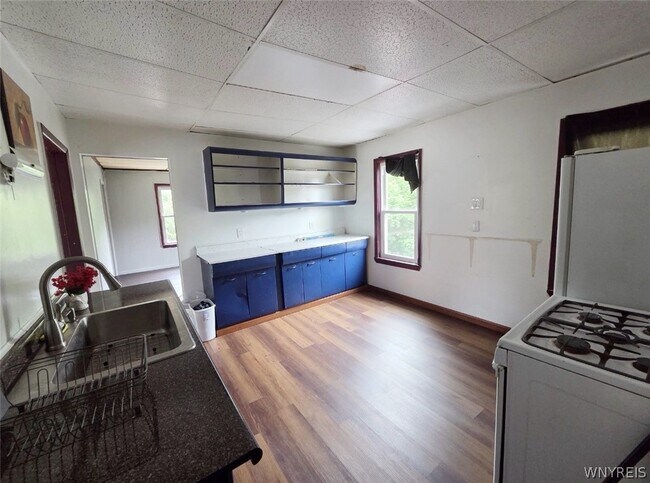 Building Photo - 1037 Walden Ave