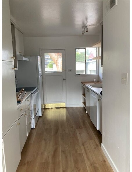 Building Photo - 61 Pixley Ave