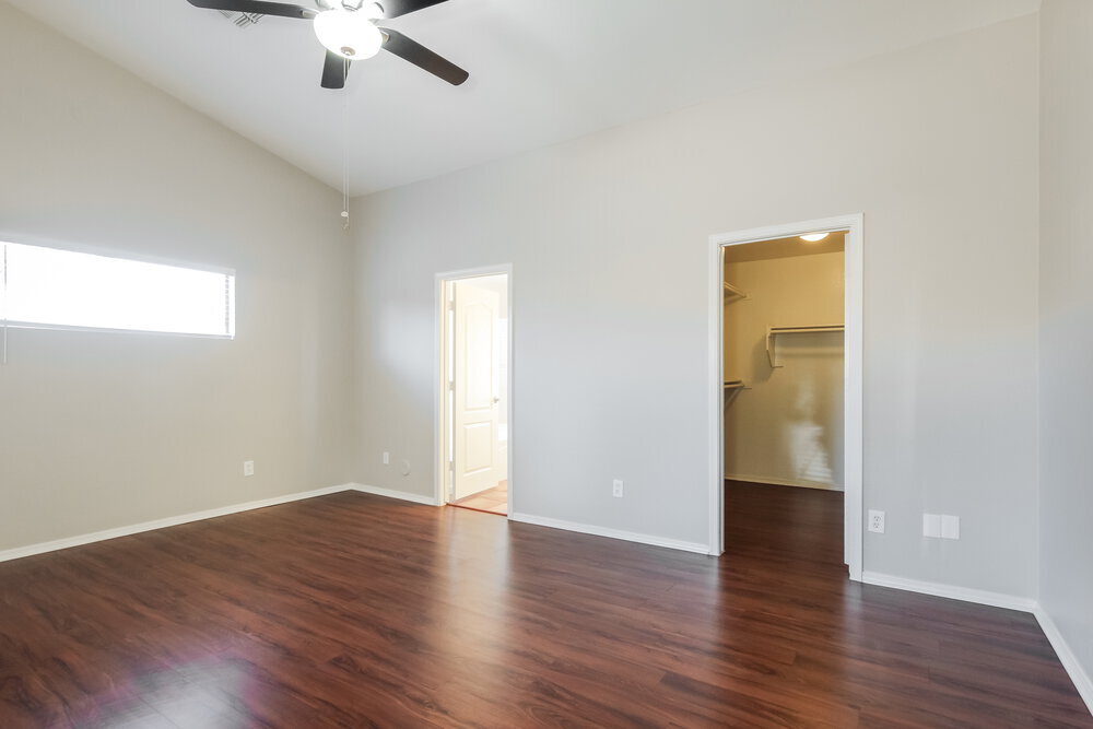 Building Photo - 15821 W Tara Ln