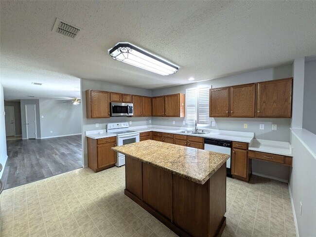 Building Photo - 1736 Carolina Ridge Way