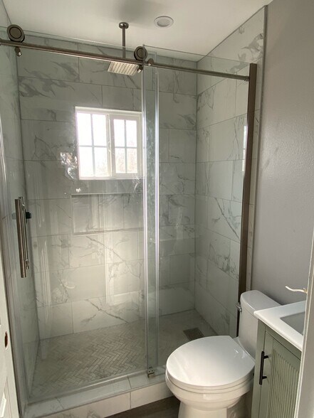 Bathroom - 3606 Santa Ana St