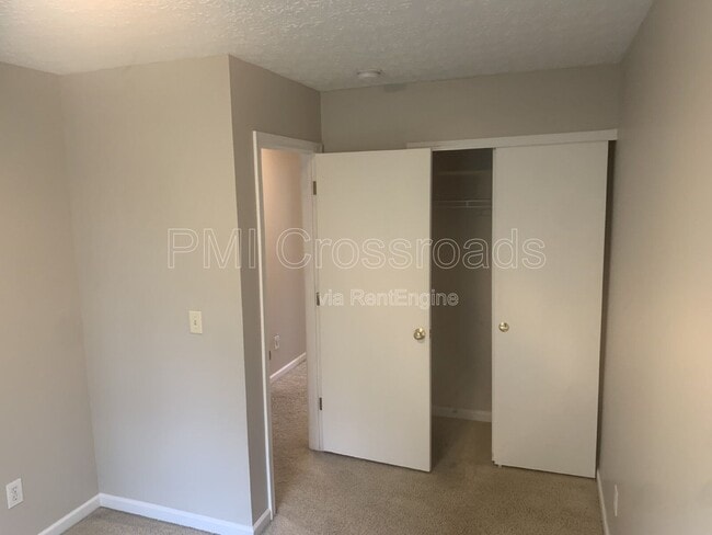 Building Photo - 8620 Olenbrook Dr