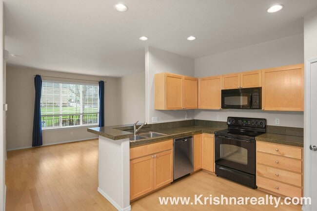 Building Photo - Lovely Home In A Excellent Location! 2 Bedrm 2.5 Bath in Arbor Reserve **PET FRIENDLY! & INTERNET...