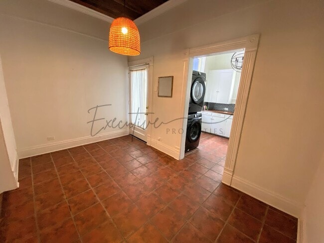 Building Photo - Charpentier District 2-Bed Duplex with Wi-...