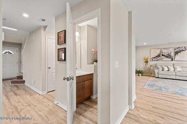 Building Photo - 115 Shadow Rock Ct