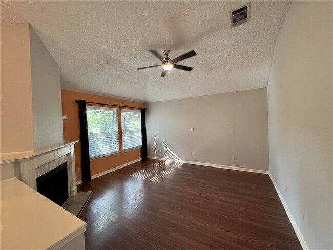 Building Photo - 8311 Edgemoor Pl