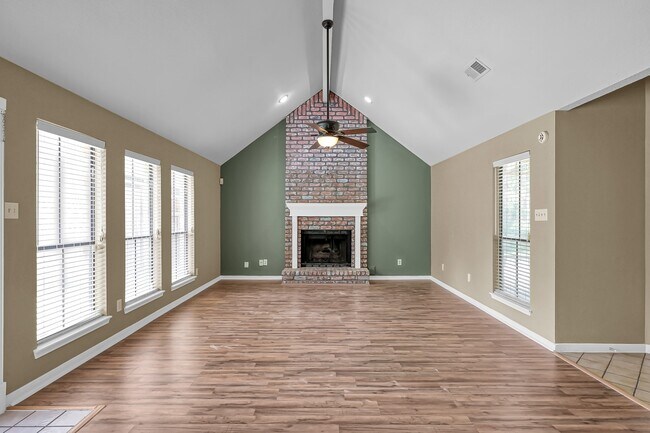 Building Photo - 3519 El James Dr