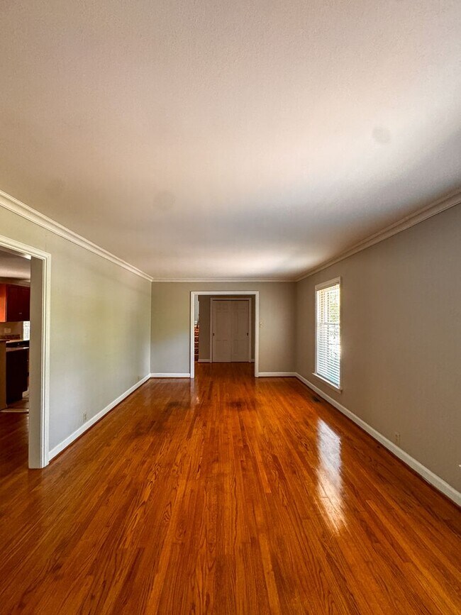 Building Photo - Beautiful Tri Level Home in Vanstory Hills