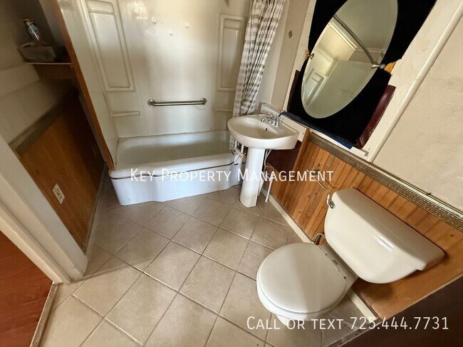 Building Photo - Pioche 2 Bedroom Home