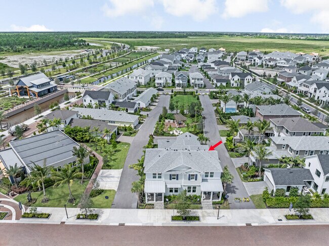 Building Photo - 925 SW Pr Ave