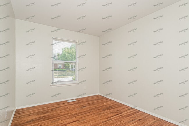 Building Photo - 5031 Tulip Tree Ln
