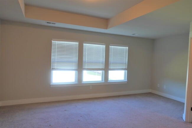 Building Photo - 17 Timber Oak Way