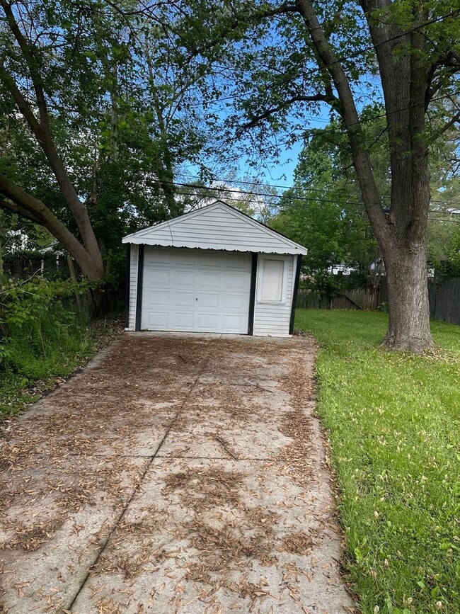 Building Photo - 21105 Atlantic Ave
