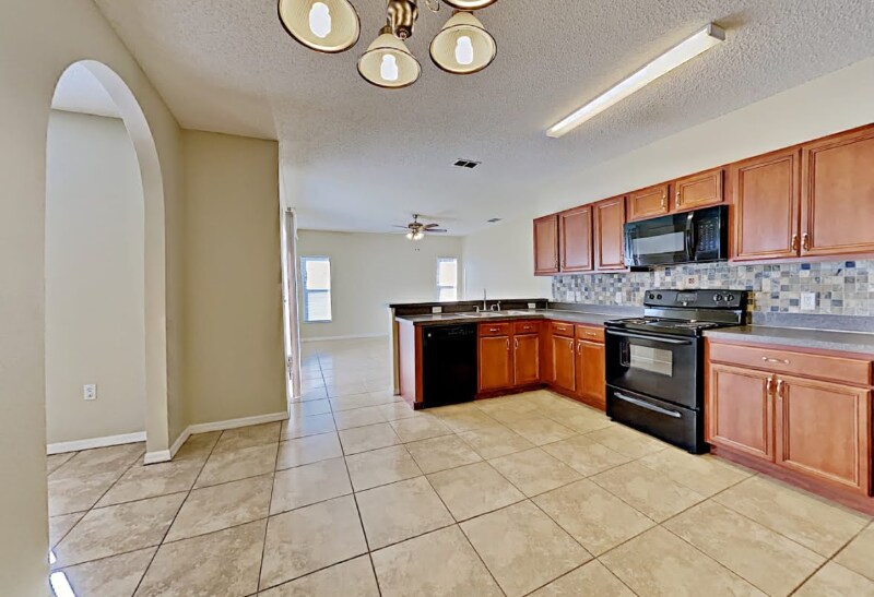 Building Photo - 610 Fisher Ct