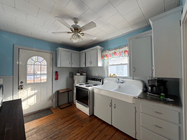 Building Photo - 12 Pine Ln