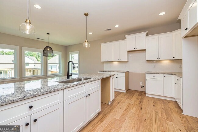 Building Photo - 65 Oakhurst Trail