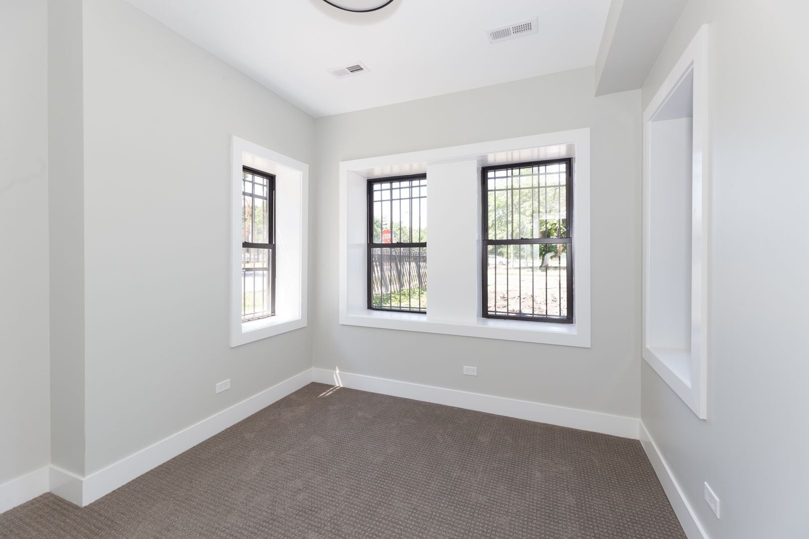 Building Photo - 2757 W Logan Blvd